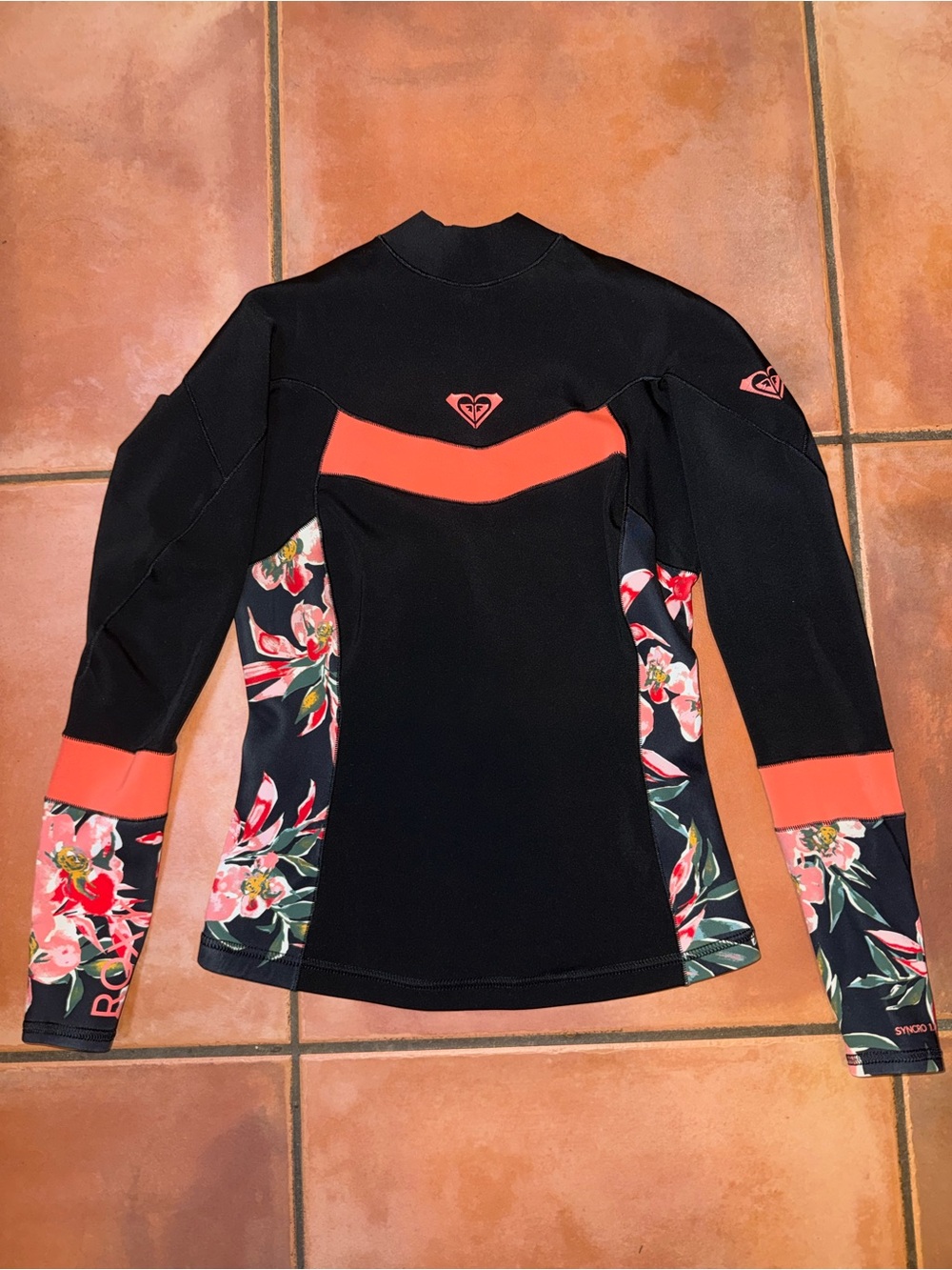 Roxy Women's Black & Coral Floral Long-Sleeve Rash Guard wet suit